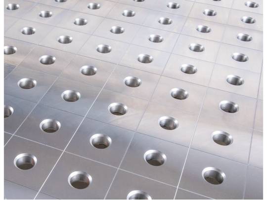 Suvirinimo stalas Spartus Hermes 3D, Ø16, 1500x600x100mm, 4 kojos su ratukais