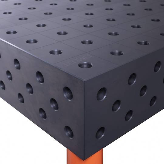 Suvirinimo stalas Spartus MAXIMUS 3D, 2400 x 1200 x 200 mm, 6 kojos su ratukais